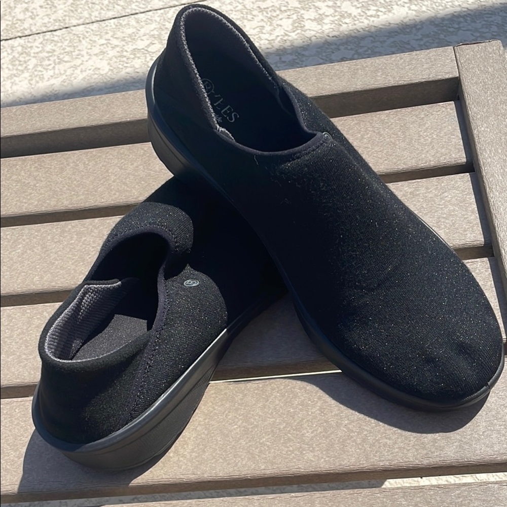 BZees for Lifestride Women’s Getaway Sparkle Black Slip-On Sneaker/Shoe - SZ 12.